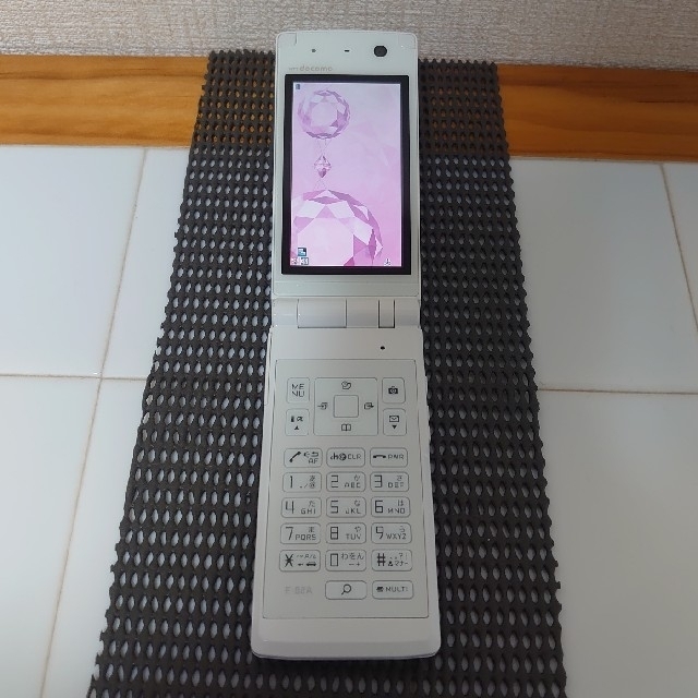 富士通 F-02A ドコモ FOMA ガラケー スマホ/家電/カメラのスマートフォン/携帯電話(携帯電話本体)の商品写真