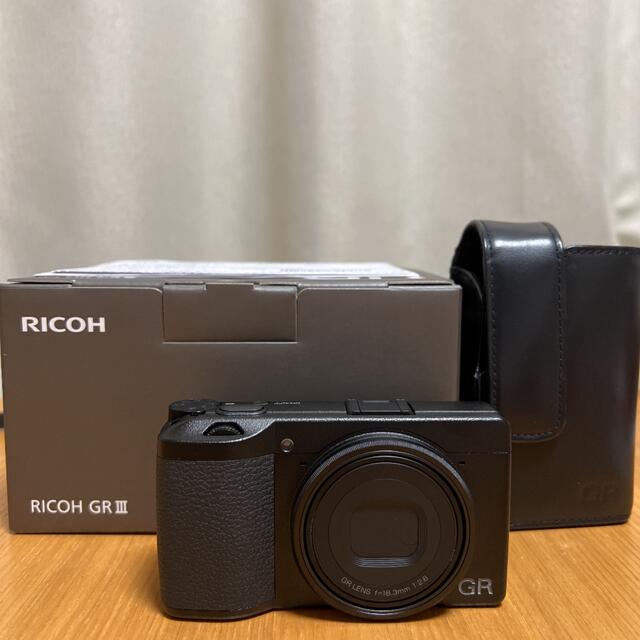 買い保障できる RICOH - RICOH リコー ショット数975枚 3 GR  コンパクトデジタルカメラ