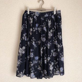 ♪ 大きいサイズ　プリーツ加工、花柄シフォンスカート　4Lサイズ♪(ひざ丈スカート)