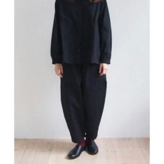 ネストローブ(nest Robe)の【美品】オローネ　バルーンパンツ　ブラック(カジュアルパンツ)