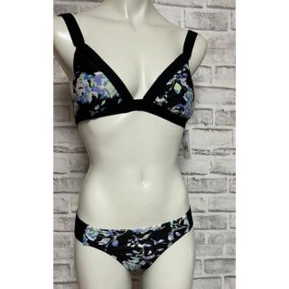 ボルコム(volcom)の【新品】ボルコム ビキニ 水着 花柄（US）上下Sサイズ 新品・未使用(水着)