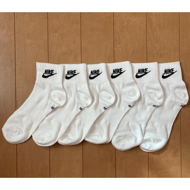 NIKE(ナイキ)のナイキ ソックス エッセンシャル 3P アンクルソックス 27〜29cm メンズのレッグウェア(ソックス)の商品写真