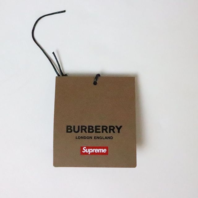 Supreme(シュプリーム)のSupreme × Burberry Rugby Beige M メンズのトップス(ポロシャツ)の商品写真