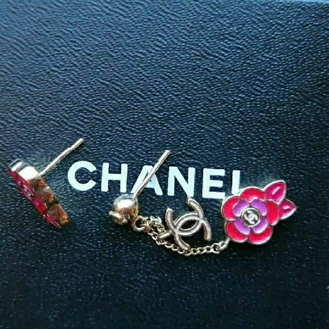 CHANEL　カメリアピアス　ピンク×ゴールド　アシンメトリー　ヴィンテージ