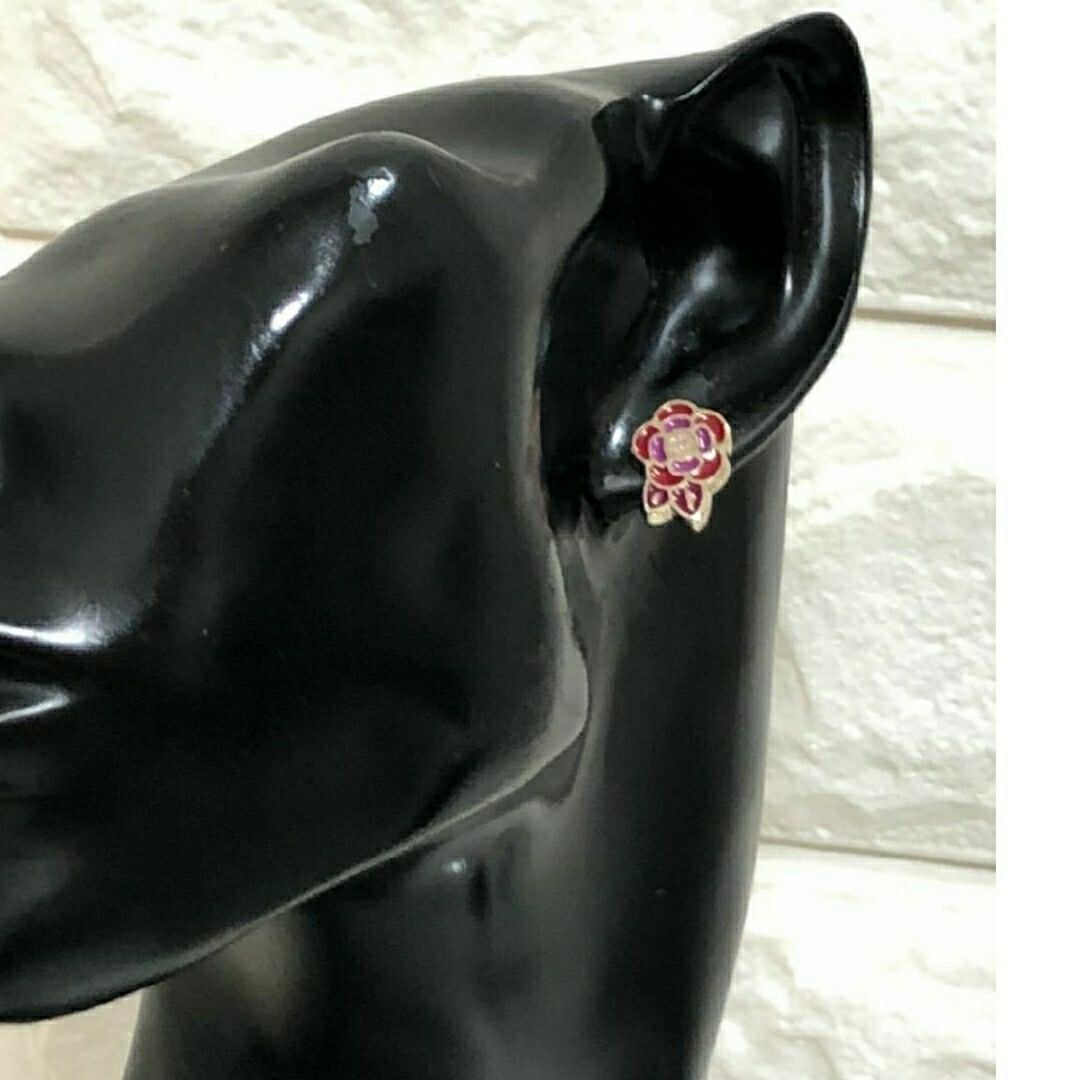 CHANEL カメリアピアス ピンク×ゴールド アシンメトリー CHANEL カメリアピアス ピンク×ゴールド アシンメトリー