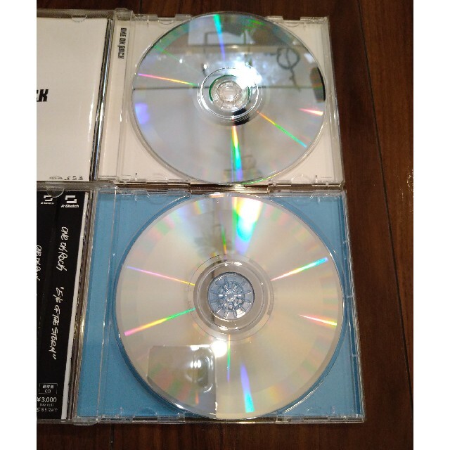 ONE OK ROCK(ワンオクロック)の【送料無料】ONE OK ROCK CDアルバム2タイトルセット エンタメ/ホビーのCD(ポップス/ロック(邦楽))の商品写真