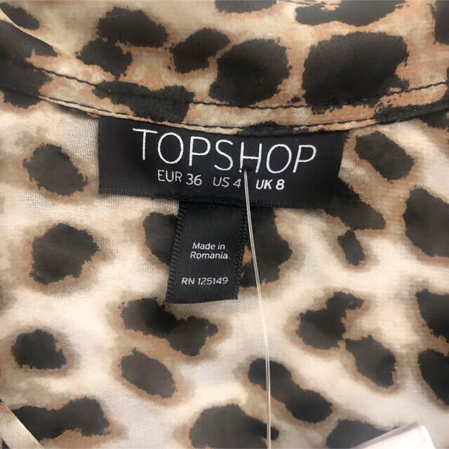 TOPSHOP(トップショップ)のTOPSHOP レオパード　ノースリーブシャツ　新品未使用　¥5775 レディースのトップス(シャツ/ブラウス(半袖/袖なし))の商品写真