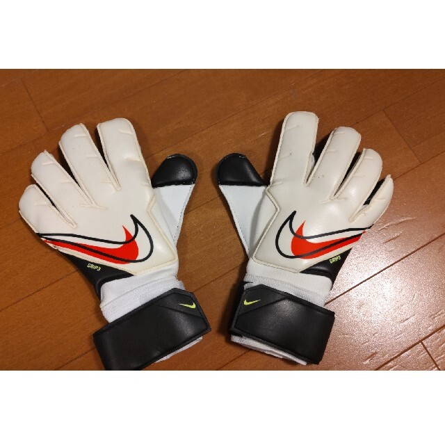 NIKE(ナイキ)のNIKE　キーパーグローブ　GRIP(グリップ)3 スポーツ/アウトドアのサッカー/フットサル(その他)の商品写真