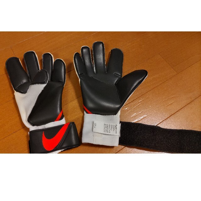 NIKE(ナイキ)のNIKE　キーパーグローブ　GRIP(グリップ)3 スポーツ/アウトドアのサッカー/フットサル(その他)の商品写真