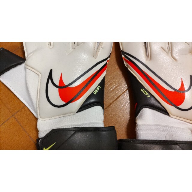 NIKE(ナイキ)のNIKE　キーパーグローブ　GRIP(グリップ)3 スポーツ/アウトドアのサッカー/フットサル(その他)の商品写真