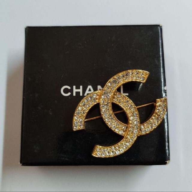 CHANEL】希少 ブローチ 安全ピンモチーフ ラインストーン スイング