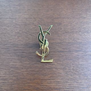 美品　YVES SAINT LAURENT YSL金具　ピンブローチ