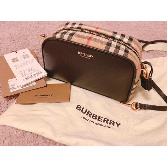 BURBERRY(バーバリー)のBurberry♡キューブクロスボディ レディースのバッグ(ショルダーバッグ)の商品写真