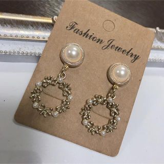 ハンドメイド　アクセサリー　ピアス　韓国ファッション　パール　フェミニンかわいい(ピアス)