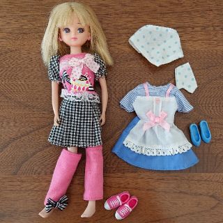 タカラトミー(Takara Tomy)のリカちゃんお洋服セット(人形)