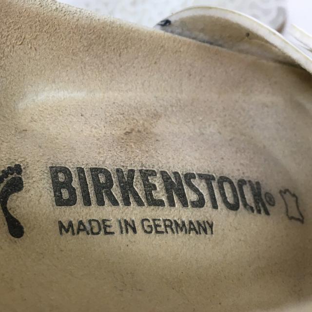 BIRKENSTOCK(ビルケンシュトック)のビルケンシュトック サンダル 38 - 白 レディースの靴/シューズ(サンダル)の商品写真