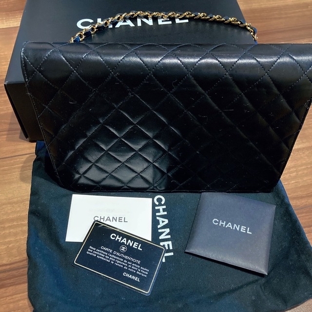 CHANEL(シャネル)のCHANEL ショルダーバッグ レディースのバッグ(ショルダーバッグ)の商品写真