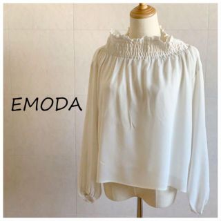 エモダ(EMODA)のエモダ　EMODA 白　ブラウス　長袖　カットソー(カットソー(長袖/七分))