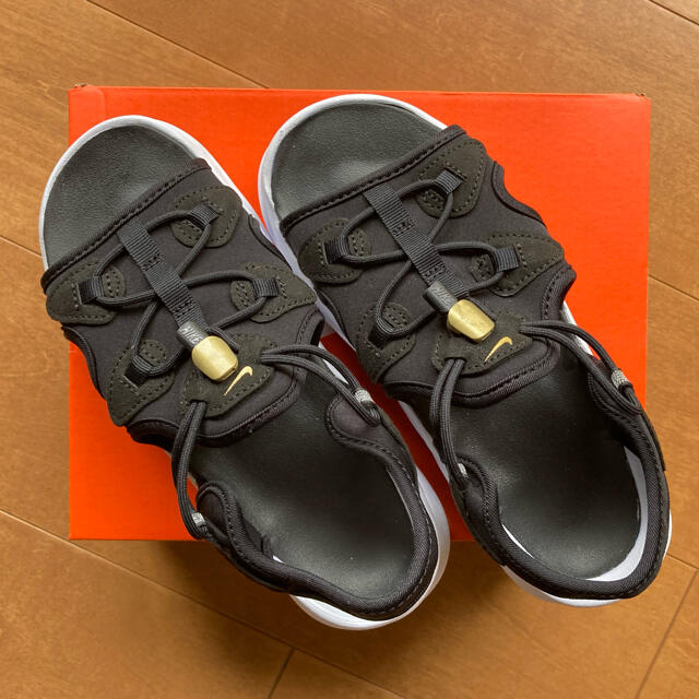 NIKE(ナイキ)のAIR MAX KOKO 23cm レディースの靴/シューズ(サンダル)の商品写真