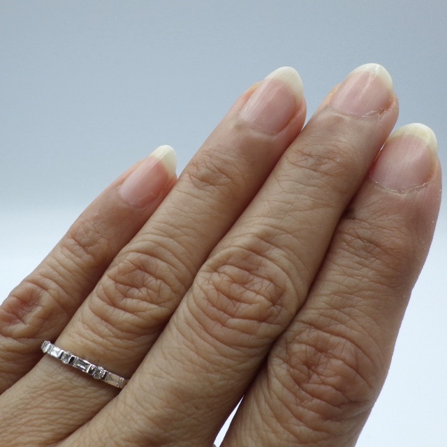 一文字 ダイヤモンド 18金 ホワイトゴールド 計0.26ct デザインリング  レディースのアクセサリー(リング(指輪))の商品写真