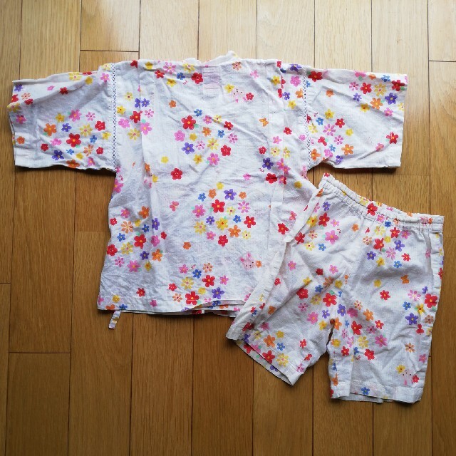 mikihouse(ミキハウス)の100　ミキハウス　甚平　白　女の子 キッズ/ベビー/マタニティのキッズ服女の子用(90cm~)(甚平/浴衣)の商品写真