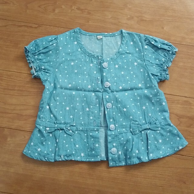 西松屋(ニシマツヤ)のデニムシャツ110 キッズ/ベビー/マタニティのキッズ服女の子用(90cm~)(ジャケット/上着)の商品写真