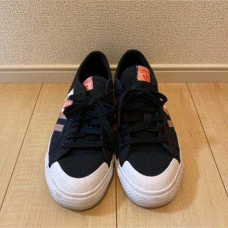 アディダス(adidas)のスニーカー(スニーカー)