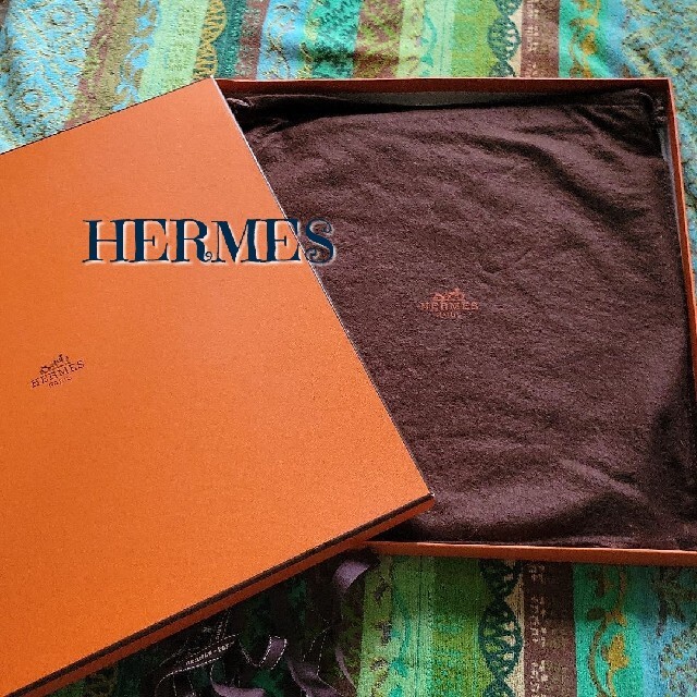 Hermes(エルメス)の未使用　レア　HERMES　エルメス　プレート　ラウンド　パピヨット  31cm インテリア/住まい/日用品のキッチン/食器(食器)の商品写真