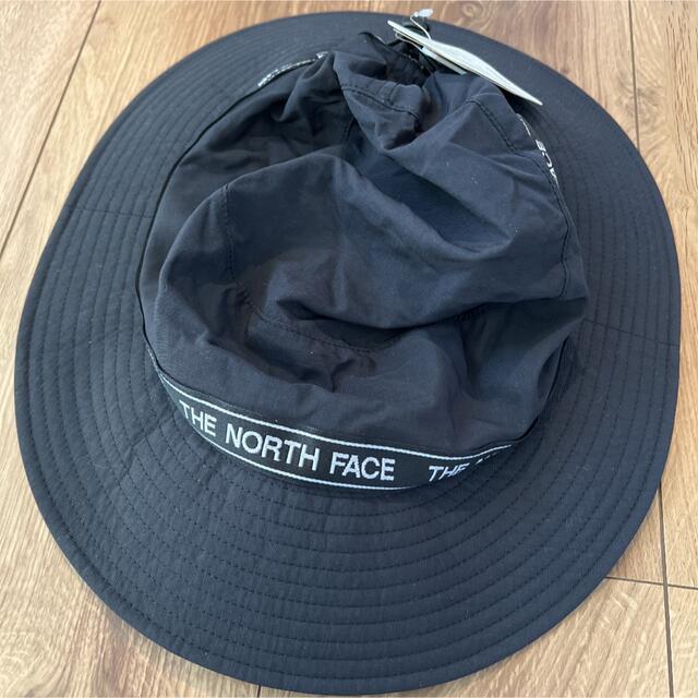 THE NORTH FACE(ザノースフェイス)の新品　ノースフェイス　レタードハット　ブラック　Lサイズ レディースの帽子(ハット)の商品写真