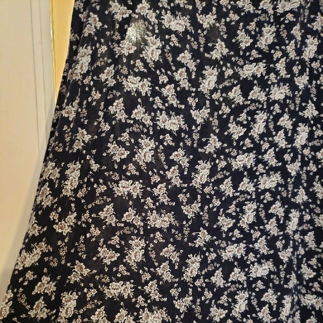 BEAUTY&YOUTH UNITED ARROWS(ビューティアンドユースユナイテッドアローズ)の専用　xix palms レーヨン花柄スカートとカットソーセット レディースのスカート(ロングスカート)の商品写真