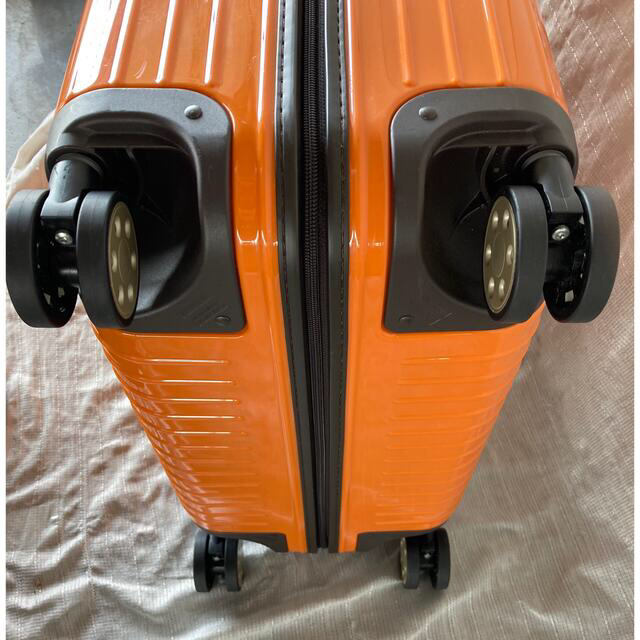 ンジの RIMOWA - リモワ 希少カラー サルサデラックス マルチホイール4輪の商品です。
の通販 by mayumi shop|リモワならラクマ ですので