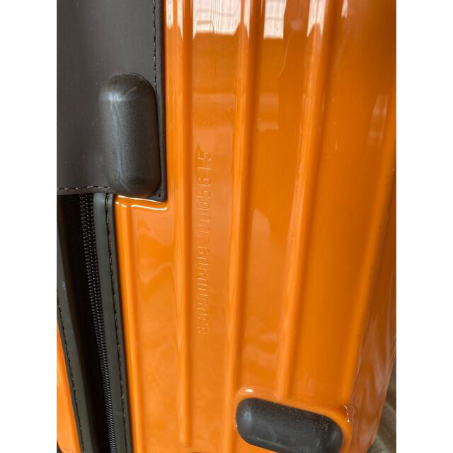 ンジの RIMOWA - リモワ 希少カラー サルサデラックス マルチホイール4輪の商品です。
バッグ
の通販 by mayumi shop|リモワならラクマ ですので