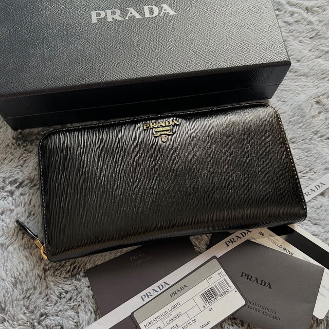 財布極上美品 PRADA プラダ 長財布 ラウンドファスナー