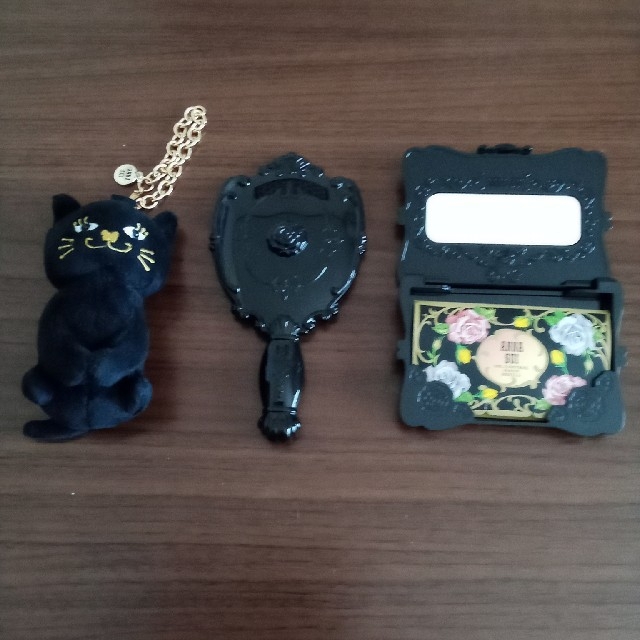 ANNA SUI(アナスイ)のANNA SUI　チャーム·ミラー·あぶらとり紙ケース レディースのアクセサリー(その他)の商品写真