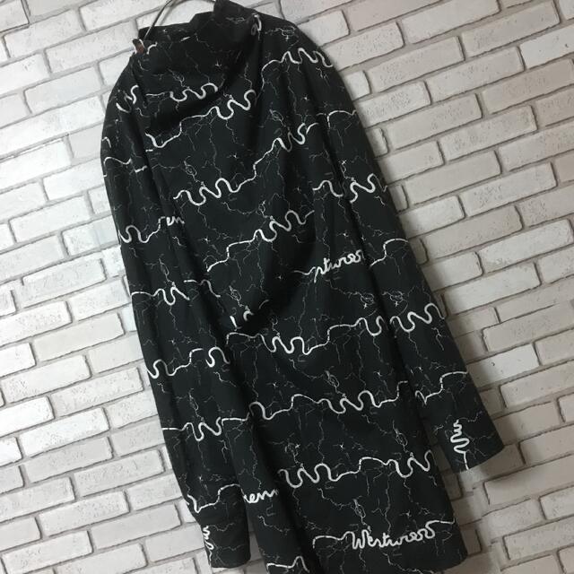 Vivienne Westwood(ヴィヴィアンウエストウッド)の【美品】ヴィヴィアンウエストウッド アシメントリー 変形ラップ長袖シャツ オーブ メンズのトップス(シャツ)の商品写真