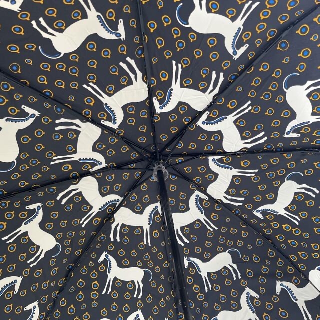 marimekko(マリメッコ)のレア marimekko /Musta tamma .umbrella☔︎ レディースのファッション小物(傘)の商品写真