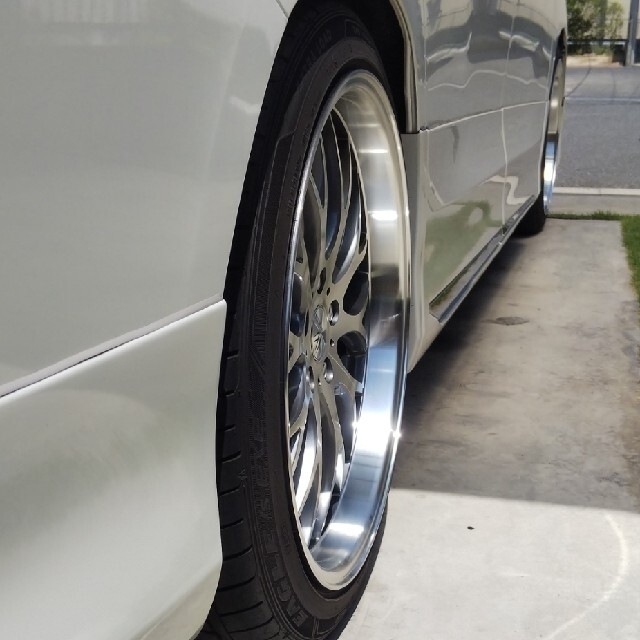 美品 ロクサーニ マルチフォルケッタ 245/40R20 9j+38 アルファーの