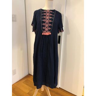 ザラ(ZARA)の【cotton様専用】Zara trf 刺繍ワンピース　ネイビー(ロングワンピース/マキシワンピース)