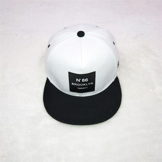  【セール中】A030　キャップ メンズ ホワイト　白　ブラック　黒　N.86  メンズの帽子(キャップ)の商品写真