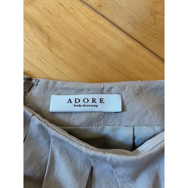 ADORE(アドーア)の新品・未使用　ADORE膝丈スカート レディースのスカート(ひざ丈スカート)の商品写真