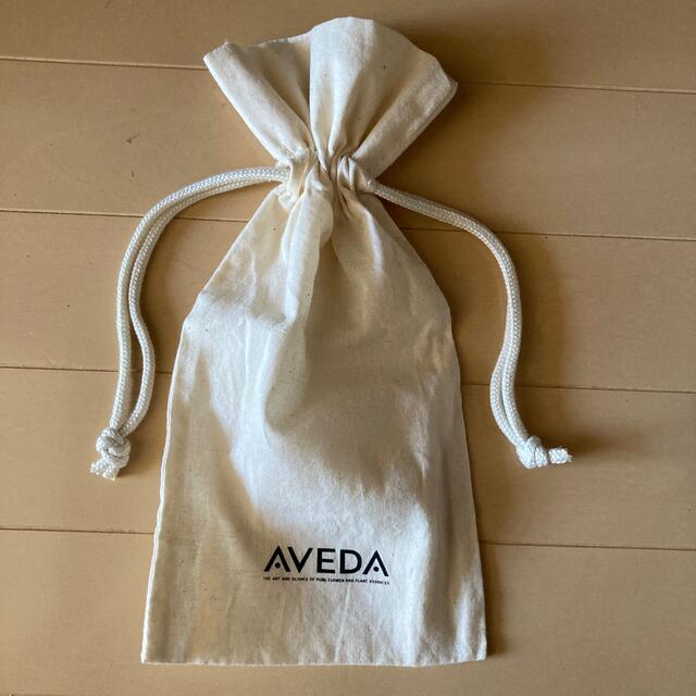 AVEDA(アヴェダ)のAVEDA アヴェダ　巾着　袋 コスメ/美容のヘアケア/スタイリング(ヘアブラシ/クシ)の商品写真