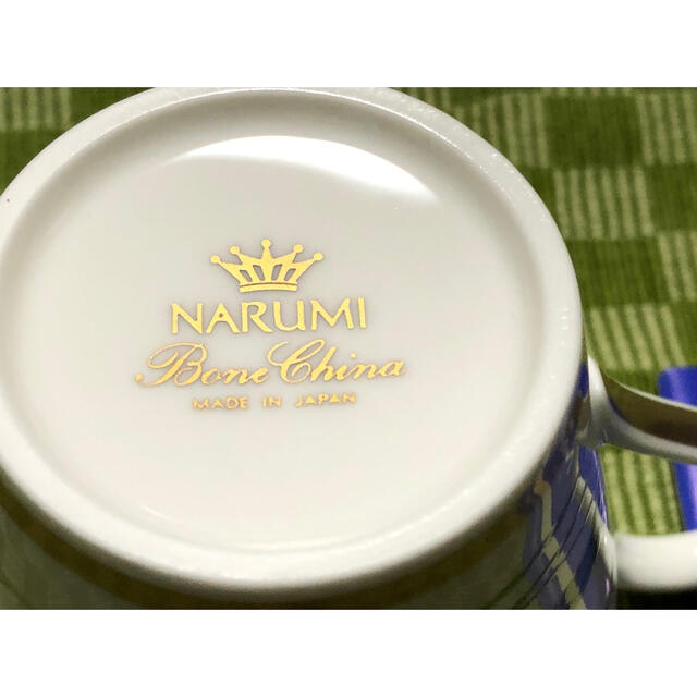 NARUMI(ナルミ)のナルミボーンチャイナ マグカップ(植物) インテリア/住まい/日用品のキッチン/食器(グラス/カップ)の商品写真