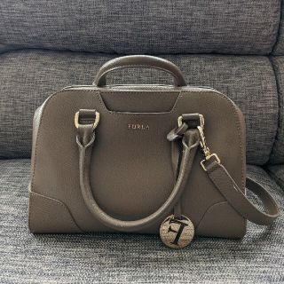 フルラ(Furla)の【購入証明書あり】FURLA フルラ dolly ハンドバッグ　グレージュ(ハンドバッグ)