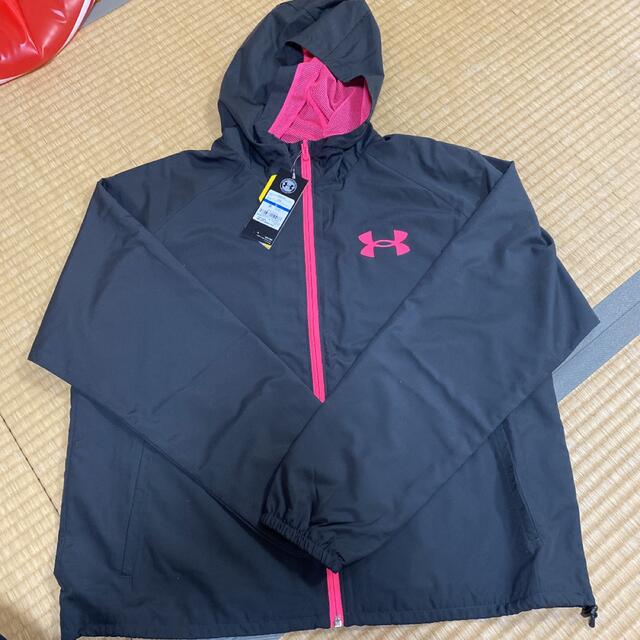 UNDER ARMOUR(アンダーアーマー)のアンダーアーマー　ウインドブレーカー レディースのジャケット/アウター(ナイロンジャケット)の商品写真