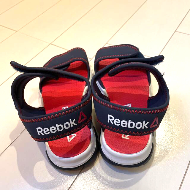 Reebok キッズサンダル18センチ キッズ/ベビー/マタニティのキッズ靴/シューズ(15cm~)(サンダル)の商品写真