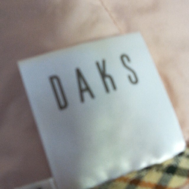 DAKS(ダックス)のD専用AKSダウンポンチョ、肩かけ レディースのルームウェア/パジャマ(ルームウェア)の商品写真