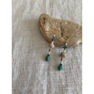 マーガレットハウエル(MARGARET HOWELL)のnatural turquoise terracotta     (ピアス)