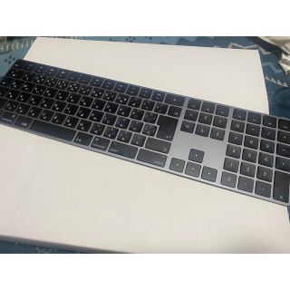 アップル(Apple)のアップル純正MAGIC KEYBOARD テンキー付きA1843(PC周辺機器)