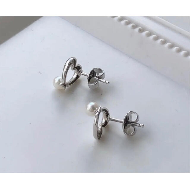 MIKIMOTOミキモトピアス WGK18 アコヤ真珠 4mm パールピアス MIKIMOTOミキモトピアス WGK18 アコヤ真珠 4mm パールピアス