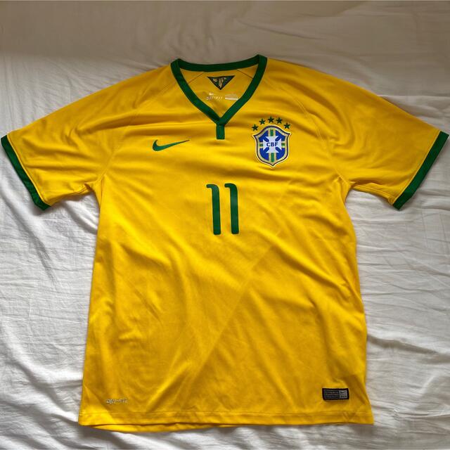 NIKE(ナイキ)のブラジル代表ユニフォーム　上下セット　Lサイズ　正規品　即日発送可能 スポーツ/アウトドアのサッカー/フットサル(ウェア)の商品写真